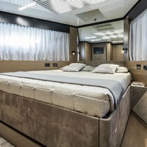 Ferretti 780