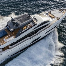 Ferretti 780