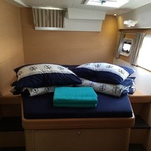 Lagoon 421