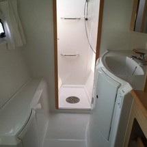 Lagoon 421
