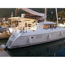 Lagoon 421