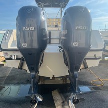 Pursuit 2870 center console