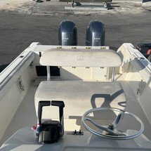 Pursuit 2870 center console