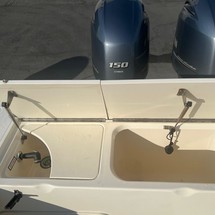 Pursuit 2870 center console