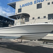Pursuit 2870 center console