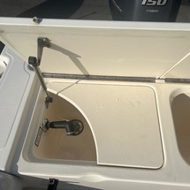 Pursuit 2870 center console