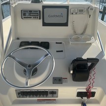 Pursuit 2870 center console