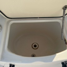 Pursuit 2870 center console
