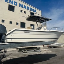 Pursuit 2870 center console