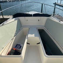 Pursuit 2870 center console