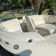 Sea Ray 240 Sundeck