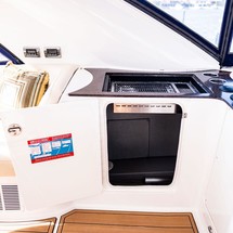 Meridian 441 Sedan