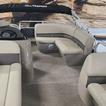 Sun Tracker Party Barge 18 DLX