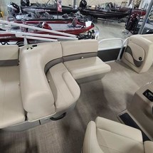 Sun Tracker Party Barge 18 DLX