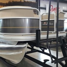 Sun Tracker Party Barge 18 DLX