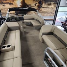Sun Tracker Party Barge 18 DLX