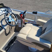 Sun Tracker SportFish 22 DLX