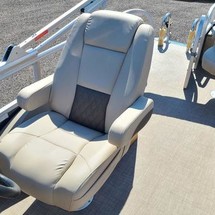 Sun Tracker SportFish 22 DLX