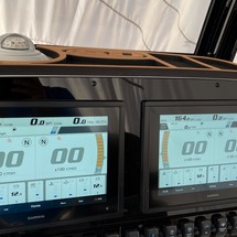 Sea Ray hunt ultra 211