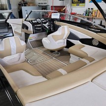 Glastron GT 225