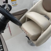 Bayliner 215 Deck Boat