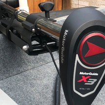 Lund Boats 1875 Pro-V Bass