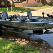 Lund Boats 1875 Pro-V Bass