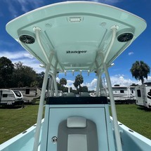 Ranger boats 2400 bay