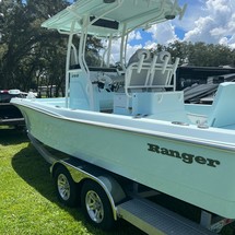Ranger boats 2400 bay