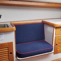 Alerion Yachts express 28