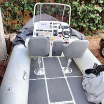 Sealegs 7.1m rib