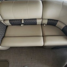 Sun Tracker Party Barge 22 DLX