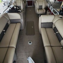 Sun Tracker Party Barge 22 DLX