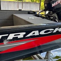 Tracker Super Guide V-16 SC