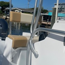 Pursuit 2870 center console