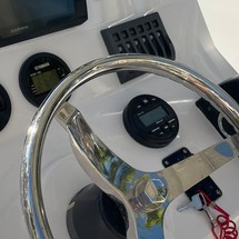 Pursuit 2870 center console