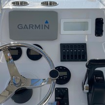 Pursuit 2870 center console