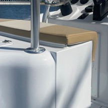 Pursuit 2870 center console