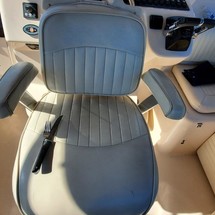 Grady-White Express 330