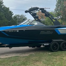 Malibu Wakesetter 24 MXZ