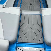Malibu Wakesetter 24 MXZ