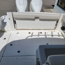 Boston Whaler 320 Vantage