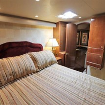 Sea ray 56 sedan bridge