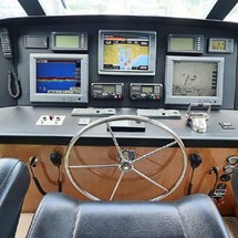 Sea ray 56 sedan bridge
