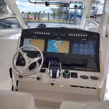 Boston Whaler 420 Outrage