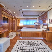 Overmarine Mangusta 130