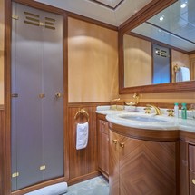 Overmarine Mangusta 130