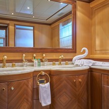 Overmarine Mangusta 130