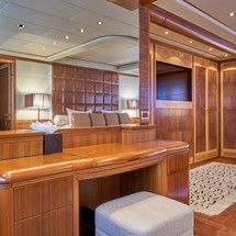 Overmarine Mangusta 130