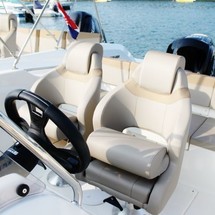 Quicksilver Activ 675 Open